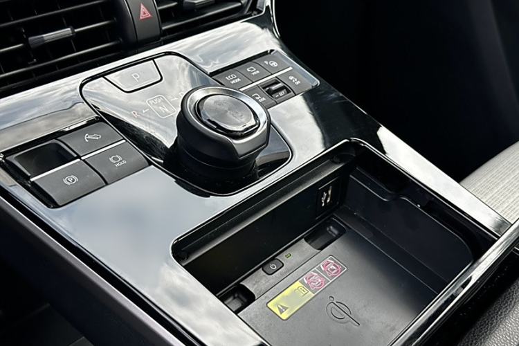 Used Toyota FAW bZ4X 2022 Four-Wheel-Drive High-Performance PRO Edition Gear Lever