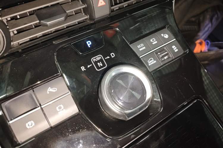 Used Toyota FAW bZ4X 2022 Four-Wheel-Drive High-Performance PRO Edition Gear Lever