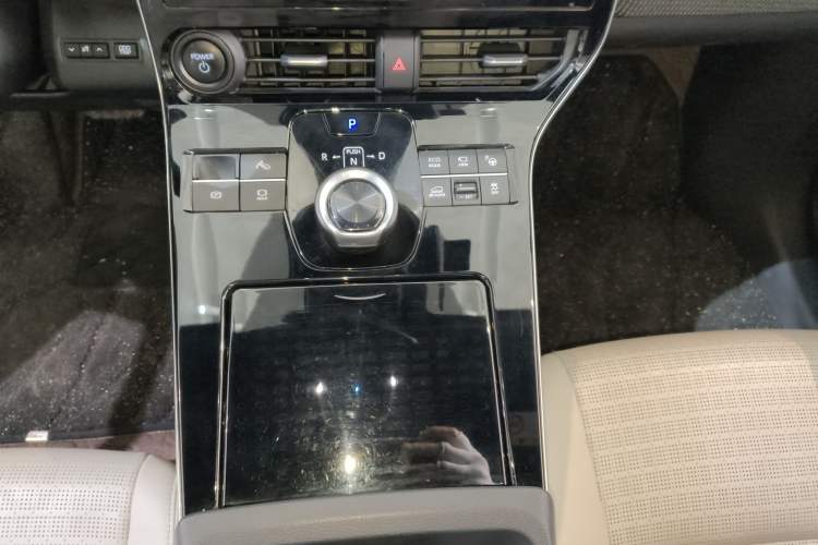 Used Toyota FAW bZ4X 2022 Four-Wheel-Drive High-Performance Premium Edition Gear Lever
