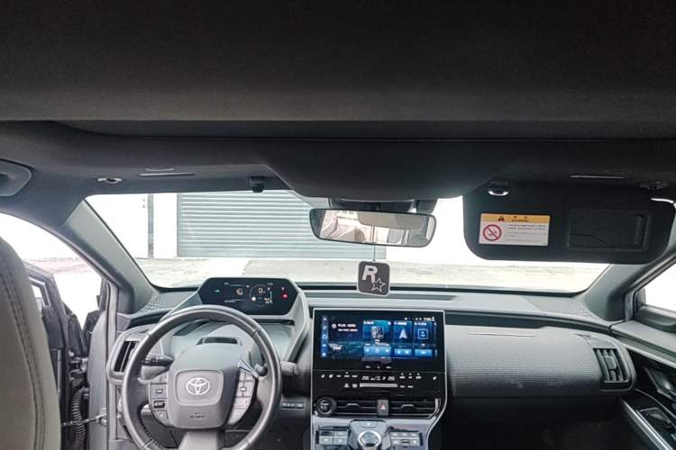 Used Toyota FAW bZ4X 2022 Four-Wheel-Drive High-Performance PRO Edition Headliner
