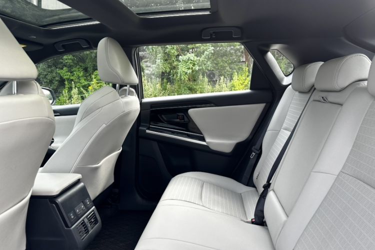 Used Toyota FAW bZ4X 2022 Four-Wheel-Drive High-Performance PRO Edition Headliner