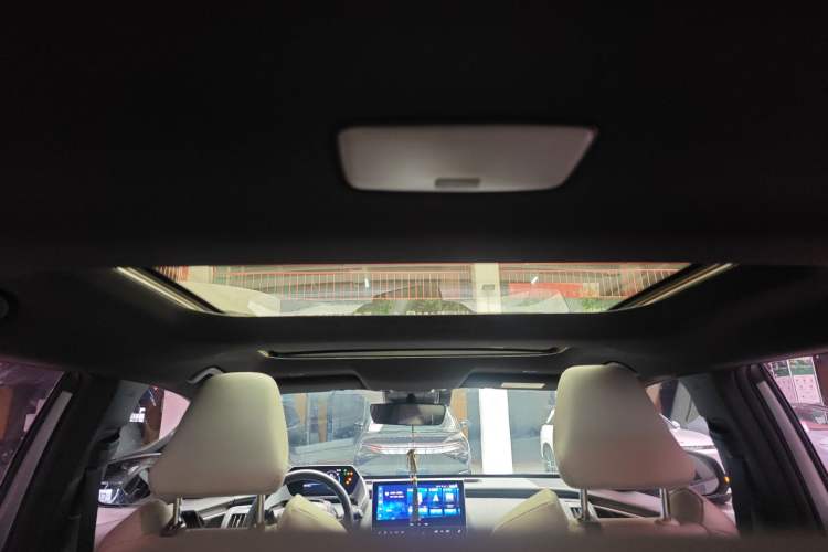 Used Toyota FAW bZ4X 2022 Two-Wheel Drive Long-Range PRO Version Headliner