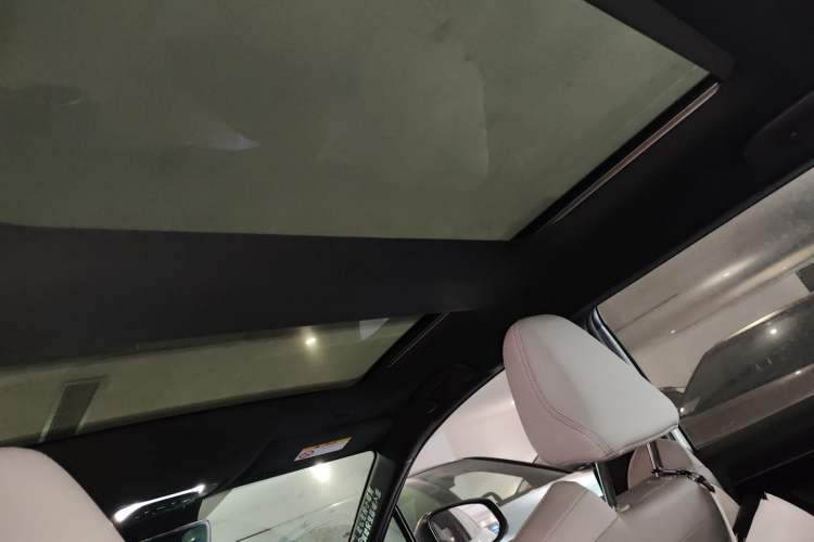 Used Toyota FAW bZ4X 2022 Four-Wheel-Drive High-Performance PRO Edition Headliner