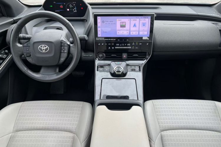 Used Toyota FAW bZ4X 2022 Four-Wheel-Drive High-Performance PRO Edition Interior 1