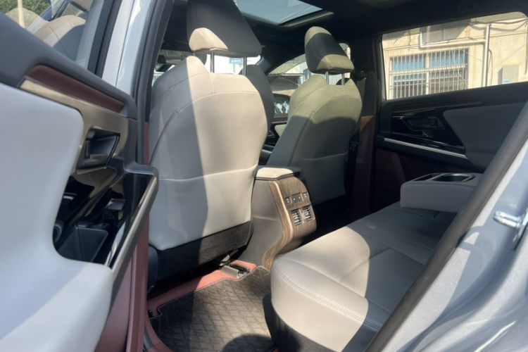 Used Toyota FAW bZ4X 2022 Four-Wheel-Drive High-Performance PRO Edition Interior 10