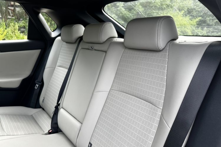 Used Toyota FAW bZ4X 2022 Four-Wheel-Drive High-Performance PRO Edition Interior 11