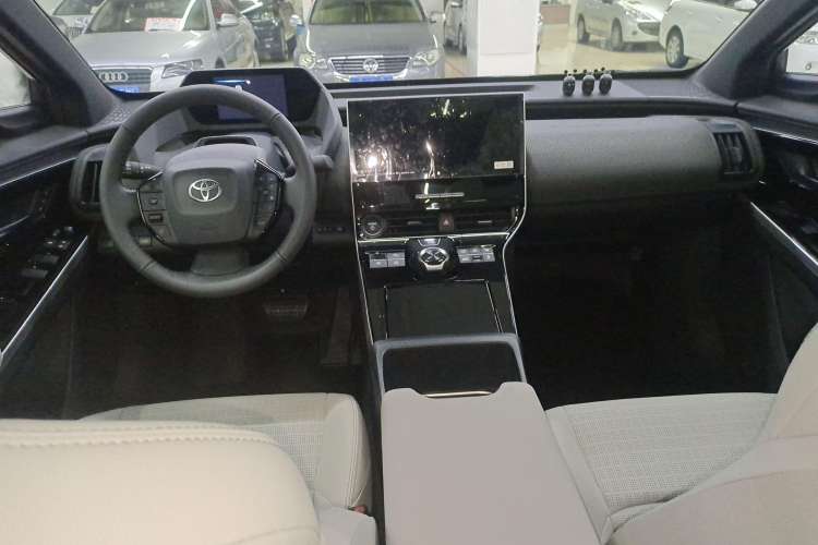 Used Toyota FAW bZ4X 2022 Four-Wheel-Drive High-Performance PRO Edition Interior 3