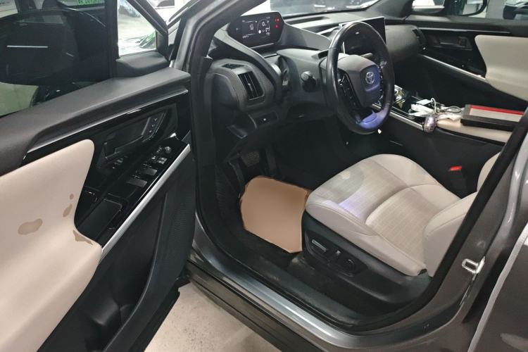 Used Toyota FAW bZ4X 2022 Four-Wheel-Drive High-Performance PRO Edition Interior 3