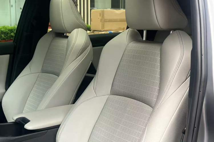 Used Toyota FAW bZ4X 2022 Four-Wheel-Drive High-Performance PRO Edition Interior 4