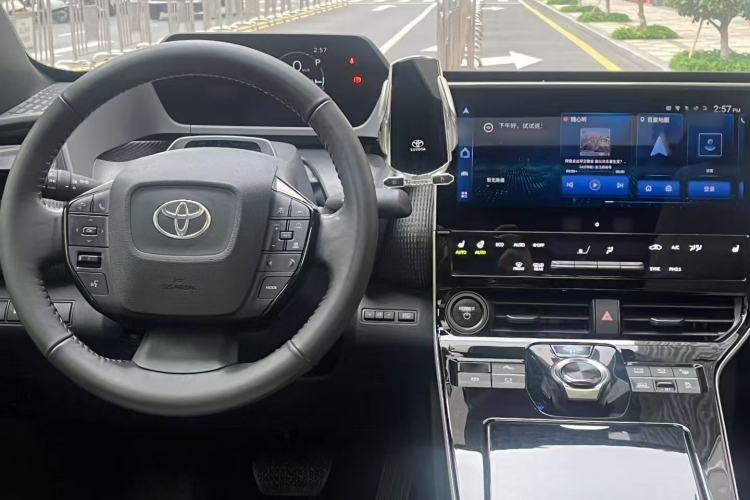 Used Toyota FAW bZ4X 2022 Four-Wheel-Drive High-Performance PRO Edition Interior 5