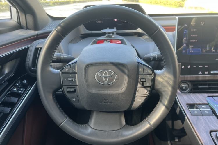 Used Toyota FAW bZ4X 2022 Four-Wheel-Drive High-Performance PRO Edition Interior 8