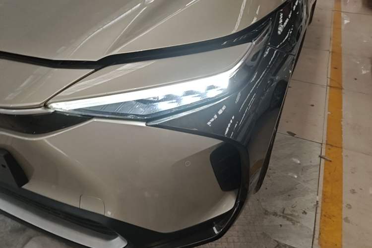Used Toyota FAW bZ4X 2022 Four-Wheel-Drive High-Performance Premium Edition Left Front Headlight
