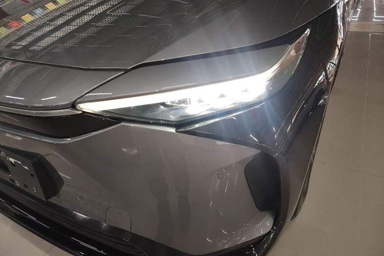Used Toyota FAW bZ4X 2022 Four-Wheel-Drive High-Performance PRO Edition Left Front Headlight