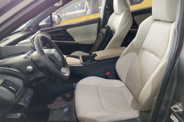 Used Toyota FAW bZ4X 2022 Four-Wheel-Drive High-Performance Premium Edition Left Front Seat