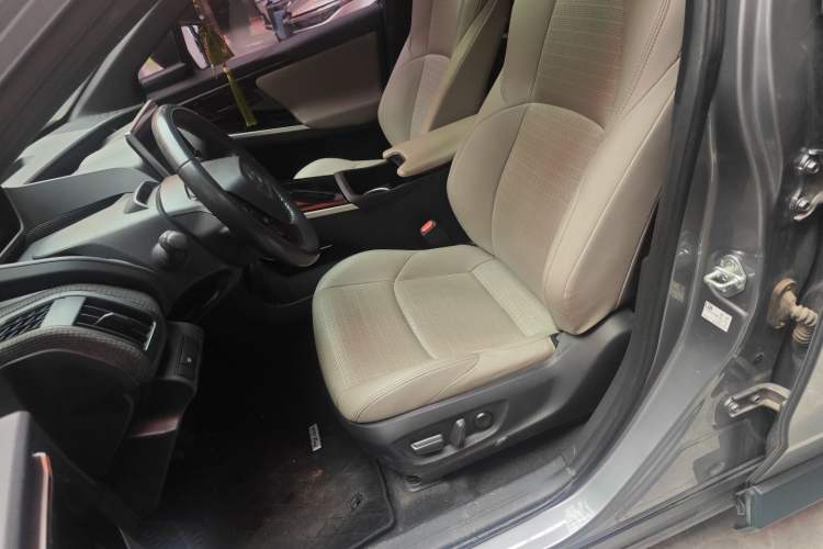 Used Toyota FAW bZ4X 2022 Two-Wheel Drive Long-Range PRO Version Left Front Seat