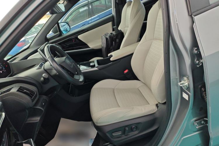 Used Toyota FAW bZ4X 2022 Four-Wheel-Drive High-Performance PRO Edition Left Front Seat