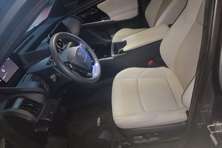 Used Toyota FAW bZ4X 2022 Four-Wheel-Drive High-Performance PRO Edition Left Front Seat