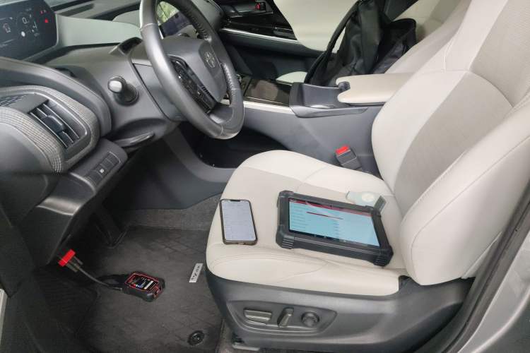 Used Toyota FAW bZ4X 2022 Four-Wheel-Drive High-Performance PRO Edition Left Front Seat