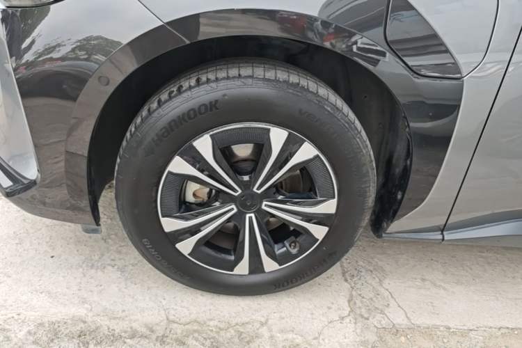 Used Toyota FAW bZ4X 2022 Four-Wheel-Drive High-Performance PRO Edition Left Front Wheel Hub