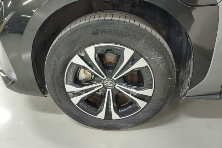 Used Toyota FAW bZ4X 2022 Four-Wheel-Drive High-Performance PRO Edition Left Front Wheel Hub