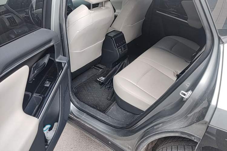 Used Toyota FAW bZ4X 2022 Four-Wheel-Drive High-Performance PRO Edition Left Rear Seat