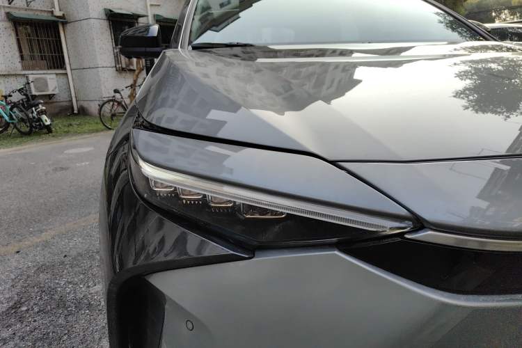 Used Toyota FAW bZ4X 2022 Four-Wheel-Drive High-Performance PRO Edition Right Front Headlight