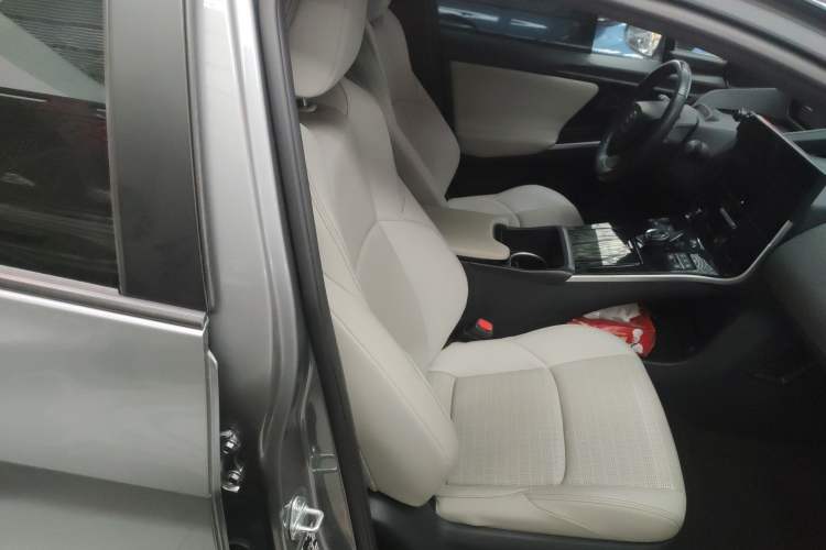 Used Toyota FAW bZ4X 2022 Four-Wheel-Drive High-Performance PRO Edition Right Front Seat