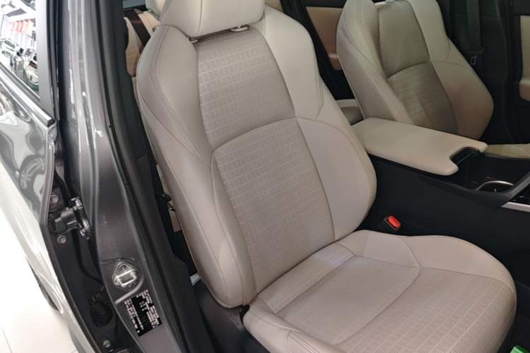 Used Toyota FAW bZ4X 2022 Four-Wheel-Drive High-Performance PRO Edition Right Front Seat