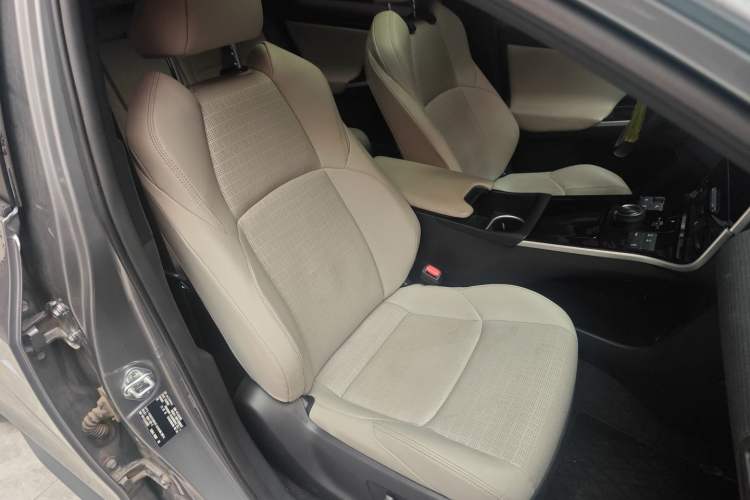 Used Toyota FAW bZ4X 2022 Two-Wheel Drive Long-Range PRO Version Right Front Seat