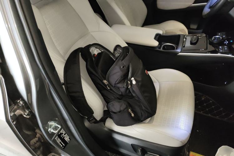 Used Toyota FAW bZ4X 2022 Four-Wheel-Drive High-Performance PRO Edition Right Front Seat