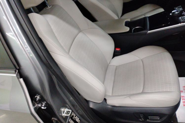 Used Toyota FAW bZ4X 2022 Four-Wheel-Drive High-Performance PRO Edition Right Front Seat
