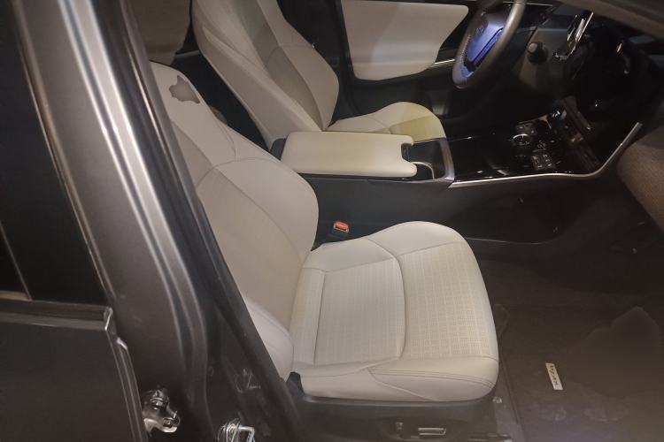 Used Toyota FAW bZ4X 2022 Four-Wheel-Drive High-Performance PRO Edition Right Front Seat
