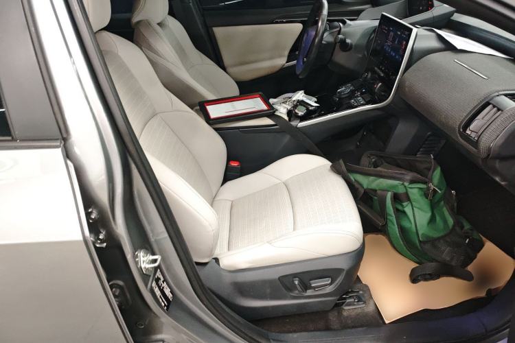 Used Toyota FAW bZ4X 2022 Four-Wheel-Drive High-Performance PRO Edition Right Front Seat