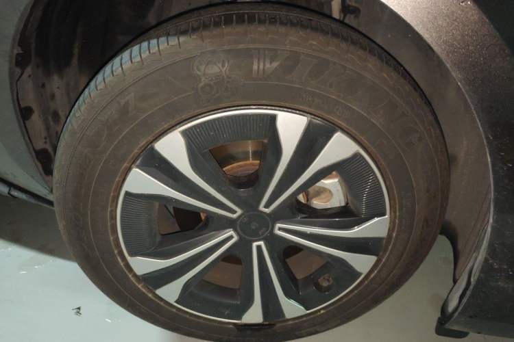 Used Toyota FAW bZ4X 2022 Four-Wheel-Drive High-Performance PRO Edition Right Front Wheel Hub