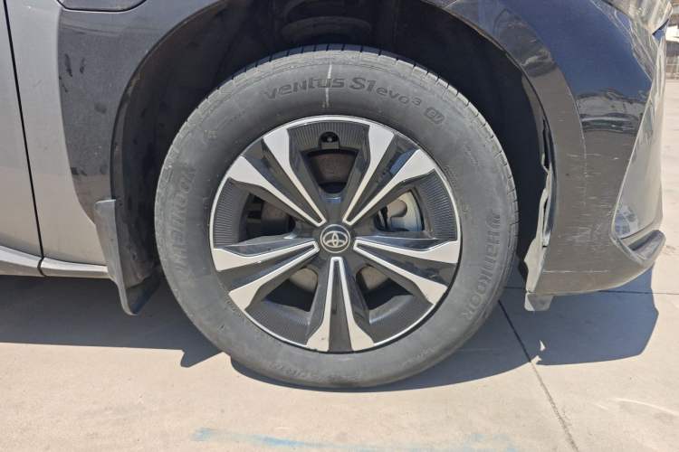 Used Toyota FAW bZ4X 2022 Two-Wheel-Drive Long-Range JOY Edition Right Front Wheel Hub