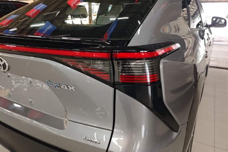 Used Toyota FAW bZ4X 2022 Four-Wheel-Drive High-Performance PRO Edition Right Rear Taillight
