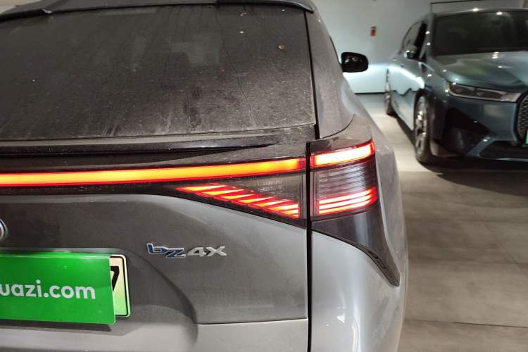 Used Toyota FAW bZ4X 2022 Four-Wheel-Drive High-Performance PRO Edition Right Rear Taillight