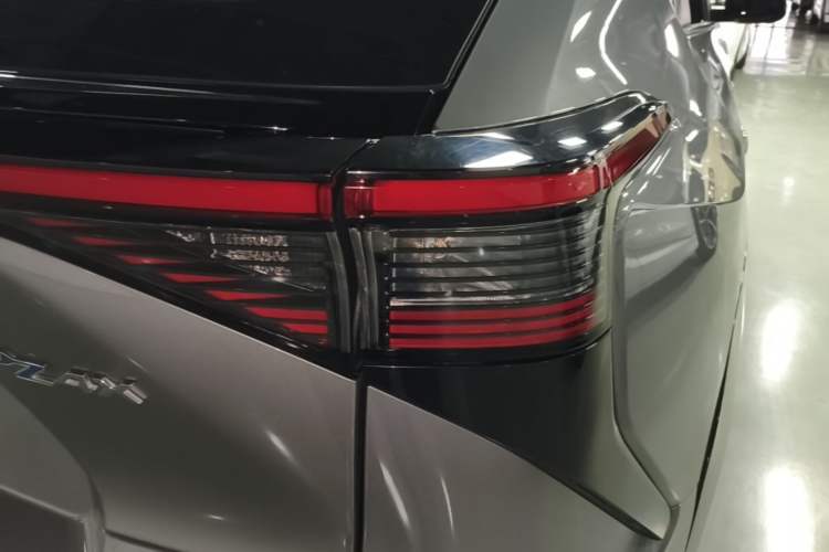 Used Toyota FAW bZ4X 2022 Four-Wheel-Drive High-Performance PRO Edition Right Rear Taillight