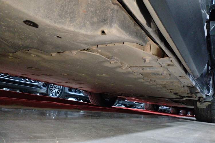 Used Toyota FAW bZ4X 2022 Four-Wheel-Drive High-Performance PRO Edition Right Side Sill