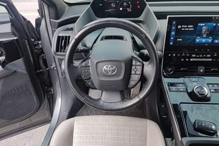 Used Toyota FAW bZ4X 2022 Four-Wheel-Drive High-Performance PRO Edition Steering Wheel