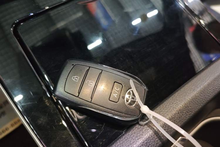 Used Toyota FAW bZ4X 2022 Four-Wheel-Drive High-Performance PRO Edition Vehicle Key
