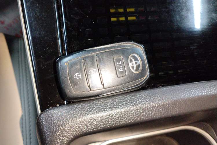 Used Toyota FAW bZ4X 2022 Four-Wheel-Drive High-Performance PRO Edition Vehicle Key