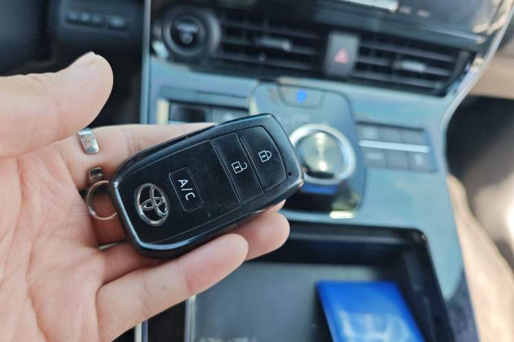 Used Toyota FAW bZ4X 2022 Two-Wheel-Drive Long-Range JOY Edition Vehicle Key