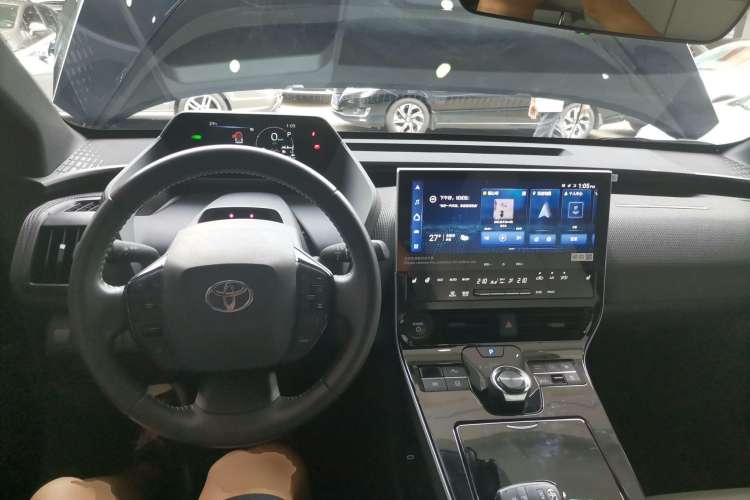 Used Toyota FAW bZ4X 2022 Four-Wheel-Drive High-Performance PRO Edition Center Console