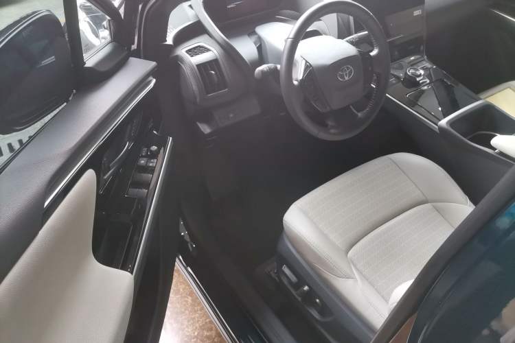 Used Toyota FAW bZ4X 2022 Four-Wheel-Drive High-Performance PRO Edition Driver Seat