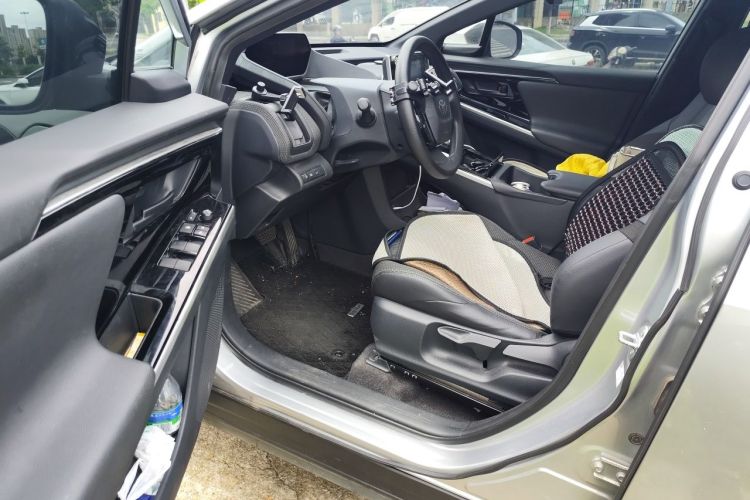 Used Toyota FAW bZ4X 2022 Two-Wheel-Drive Long-Range JOY Edition Driver Seat