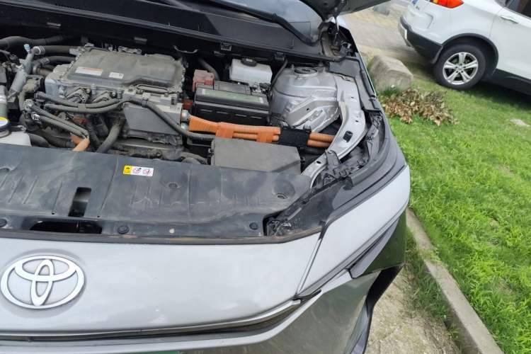 Used Toyota FAW bZ4X 2022 Two-Wheel-Drive Long-Range JOY Edition Engine Bay Left