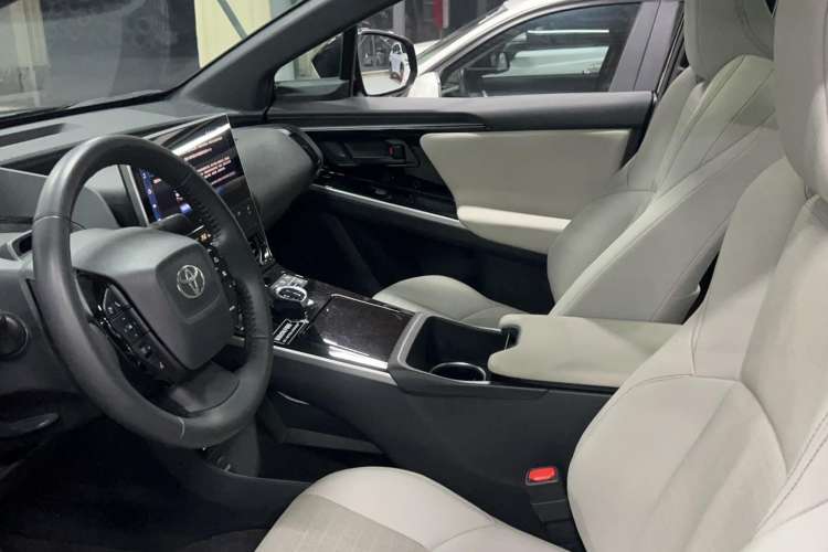 Used Toyota FAW bZ4X 2022 Four-Wheel-Drive High-Performance PRO Edition Interior 2