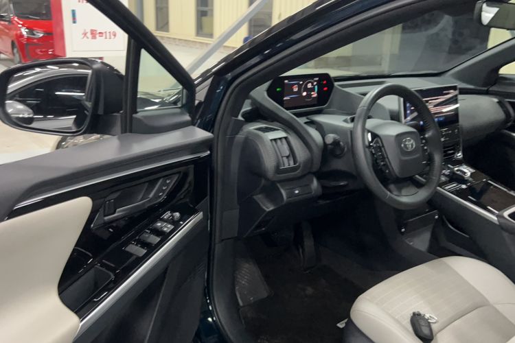 Used Toyota FAW bZ4X 2022 Four-Wheel-Drive High-Performance PRO Edition Interior 3