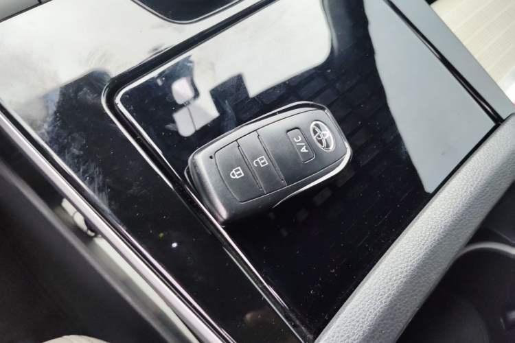 Used Toyota FAW bZ4X 2022 Two-Wheel Drive Long-Range PRO Version Vehicle Key